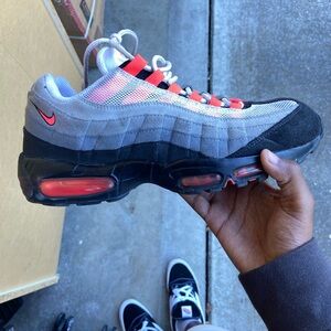 Size ten air max 95 worn at most ten times